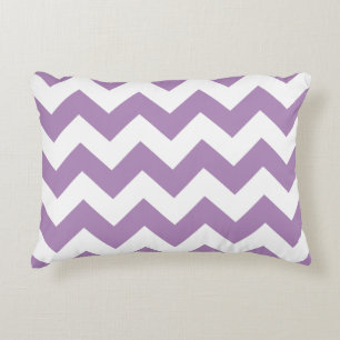 Coussin d'accent de zigzag de Chevron - violette