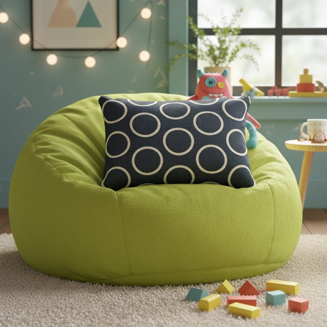 Coussin d'accents bleu marine géométrique moderne (Modern geometric pattern pillow.)