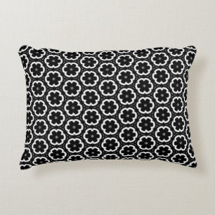 Coussin d'accents floraux noir et blanc