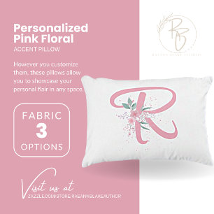 Coussin d'accents floraux rose personnalisé