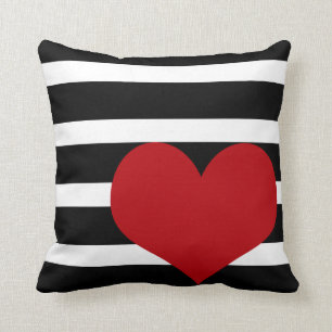 Coussin de coeur avec bandes noires et blanches   