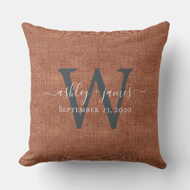 Coussin de mariage en lin Terracotta avec monogram (Recto)