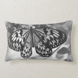 Coussin de papillon noir et blanc