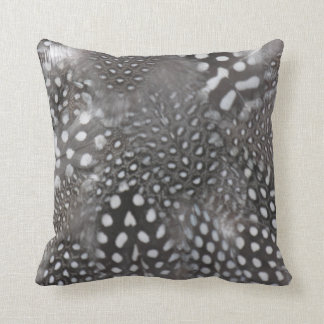 Coussin de plume dans des couleurs naturelles