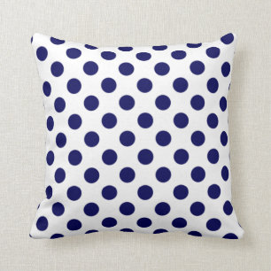 Coussin de point de polka de bleu marine et de