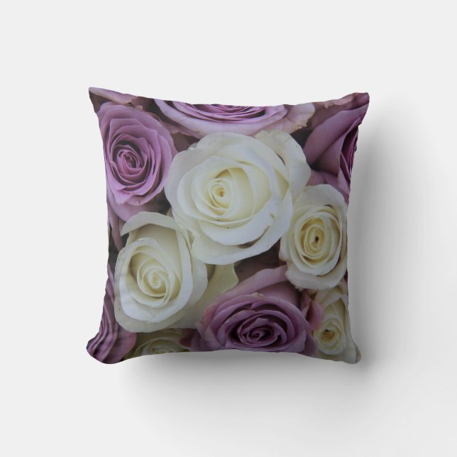Coussin de roses pourpres et blancs (Recto)