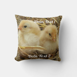 coussin décoratif avec des petits poussins dans la