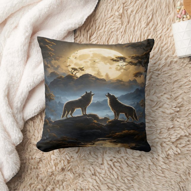 Coussin Des Loups majestueux hurlent sous le feu de la lun (Couverture)