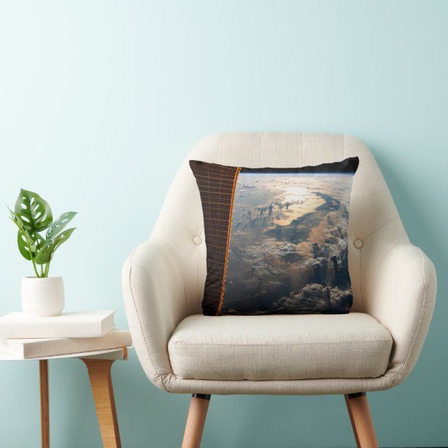 Coussin Des Poutres Sunglint Au Large De La Mer Des Célèbe (Chaise)
