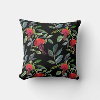 Coussin Dessin d'aquarelle botanique motif dogrose. Brig