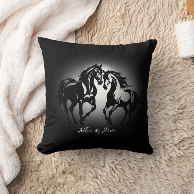 Coussin Deux chevaux en amour noir blanc cheval couple amo (Couverture)