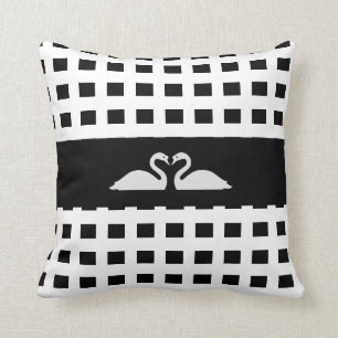 Coussin Deux cygnes en noir et blanc triés