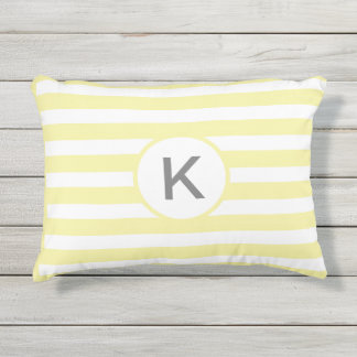 Coussin D'extérieur Jaune et blanc rayé Patio Monogramme