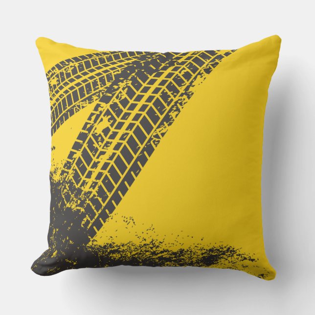 Coussin D'extérieur Man Cave Gift. Grunge. Pistes de pneus. (Recto)