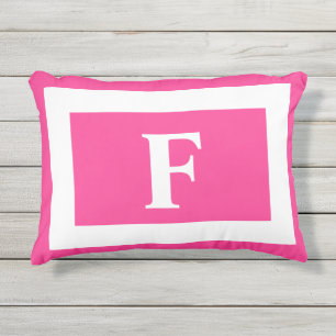Coussin D'extérieur Monogramme rose et blanc gras initial