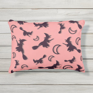 Coussin D'extérieur Sorcière volante entre la moitié de la lune à Hall
