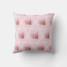 Coussin douillet avec rose et couleur rose clair