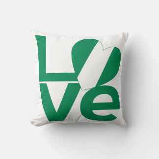 Coussin Drapeau nigérian coeur LOVE vert