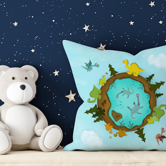 Coussin du monde de Cute Dino (This cute 'Dino World' pillow is perfect to decorate your nursery or kid's bedroom.)