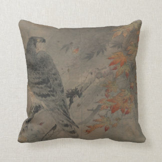 Coussin Eagle sur une branche d'érable