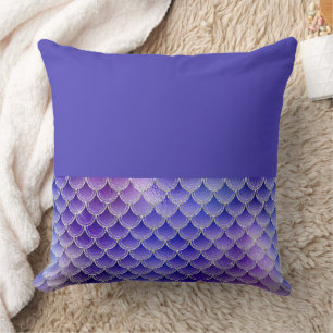 Coussin Écaille de sirène sombre mystique et trident océan