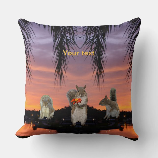 Coussin Écureuils mignons au coucher du soleil tropical (Recto)