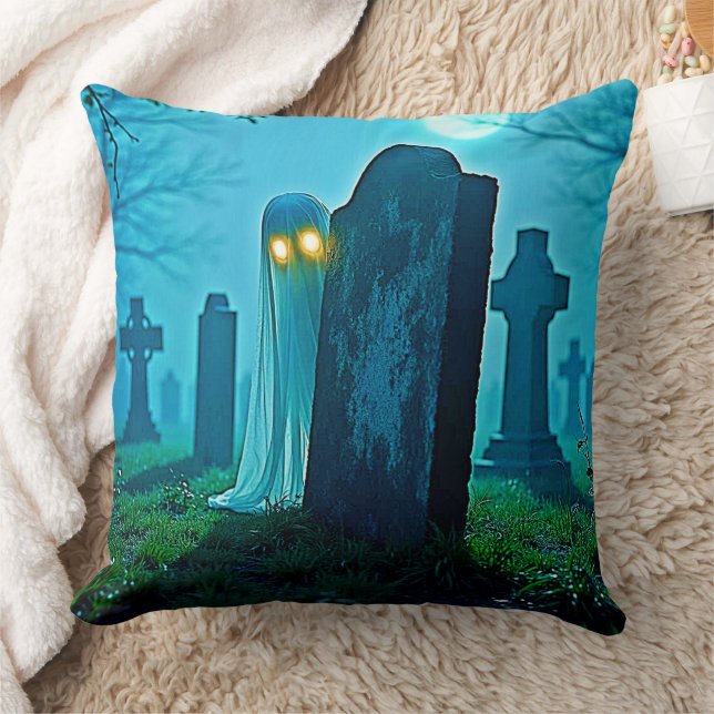 Coussin Eerie Glimpse du fantôme du cimetière (Couverture)