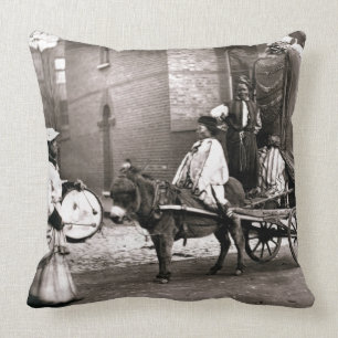 Coussin Effigies de novembre, de la "vie dans la rue à