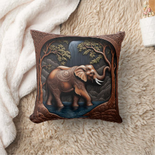 Coussin Elégant éléphant au milieu d'une cascade paisible