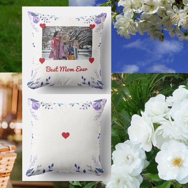 Coussin Elégant Moderne Meilleure Maman Jamais Coeurs Phot (Best Mom Ever. Elegant personalized floral photo pillow for Mother's day. Photo held by red hearts)