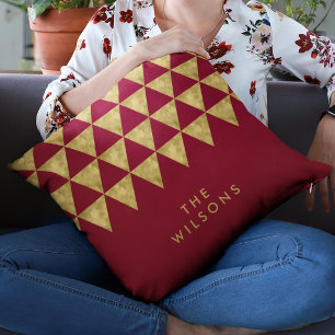 Coussin Élégant motif triangle or faux Bourgogne nom