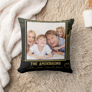 Coussin Élégant noir et or Nom de famille et photo