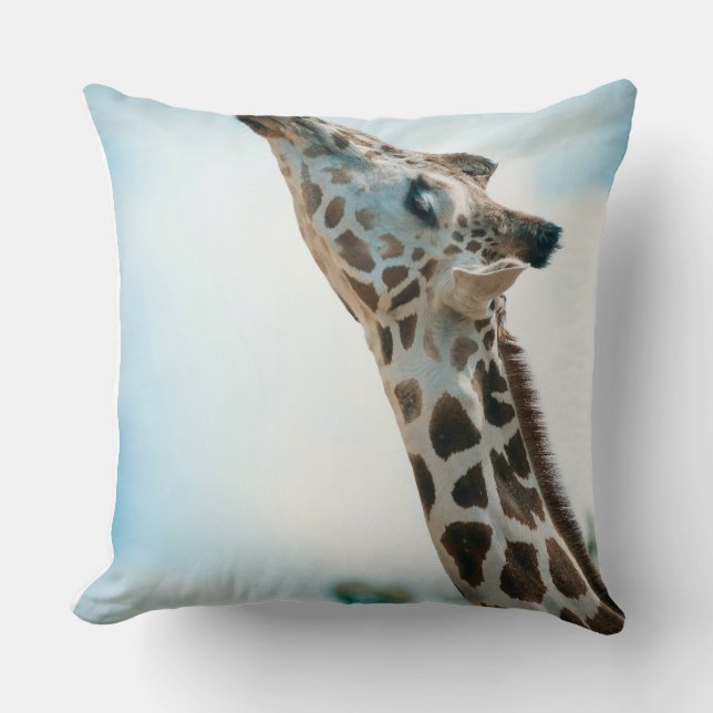 Coussin Elegant Wild Giraffe Throw Pillow – Safari Animal  (Recto)