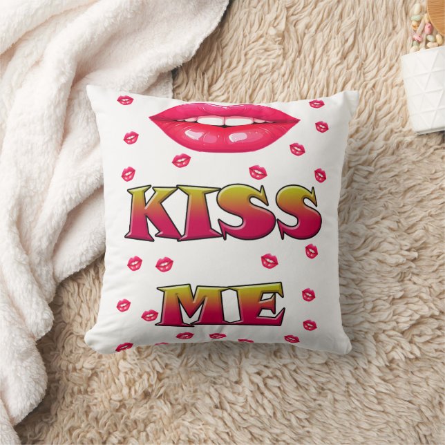 COUSSIN EMBRASSE-MOI (Couverture)