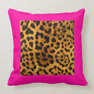 Coussin Empreinte de léopard et rose chaud dans d