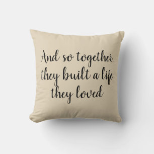 Coussin Ensemble, ils ont construit une vie Beige Thaillow