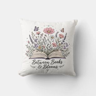 Coussin Entre les livres et les floraisons amoureux des li