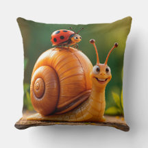 Escargot de dessin animé heureux hébergeant une co