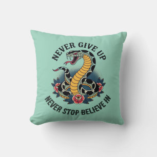 Coussin Esprit sans peur : Serpent gras et oeuvre d'art Ro