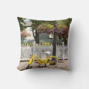 Coussin États-Unis, Michigan, Mackinac Island. Vélo jaune
