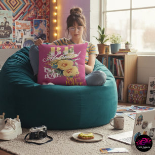 Coussin Être Motivé par l'amour pas la haine