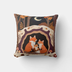 Coussin Famille de renards dans une tanière forestière aut