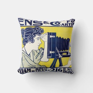 Coussin Femme photographe, photographe, Van Caspel