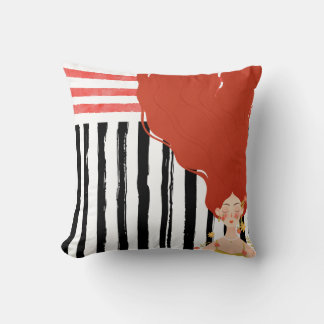 Coussin Femme rousse en terracotta, style boho floral 