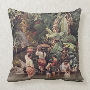 Coussin Femmes de Philippino lavant sous un bananier, 18