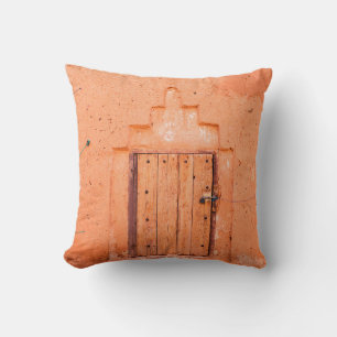 Coussin Fenêtre en bois fermée dans la maison marocaine