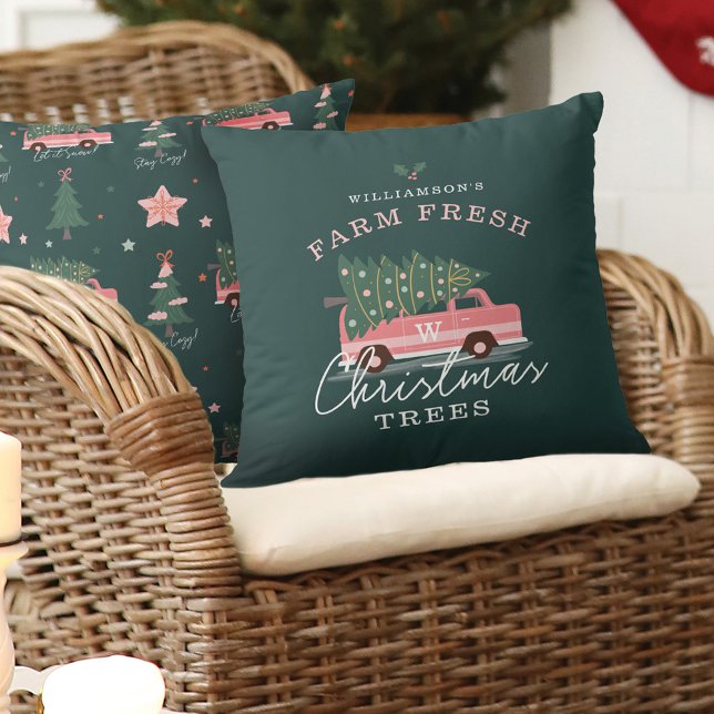 Coussin Ferme familiale de Noël frais Arbres de Noël rose  (Family's Farm Fresh Christmas Trees Pink Retro Van Throw Pillow)