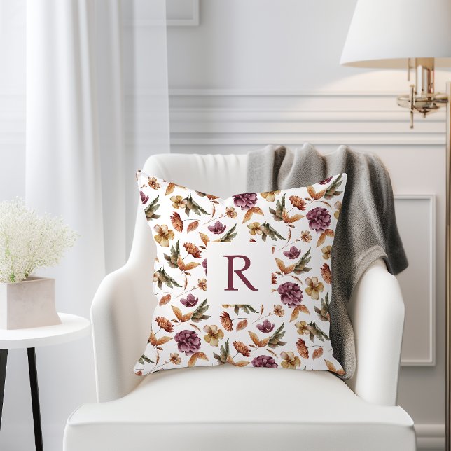 Coussin Fête de mariage : Tombez amoureux (Monogrammed Fall Floral Burgundy Terracotta Sage Green Throw Pillow by Painted Paperie)