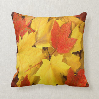 COUSSIN FEUILLE D'AUTOMNE