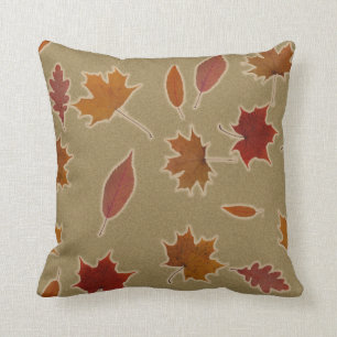Coussin Feuille d'automne de nature avec la lueur sur la
